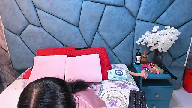 JulietaDiamond online show from 06-17-26, 03:31