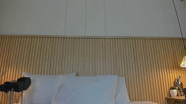 NahimiThompson online show from 07-04-26, 07:53