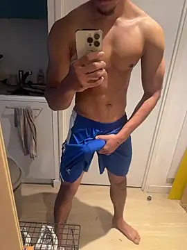 Snapshot of bigDickParis92 chatting on 10-23-25, 02:16 bigDickParis92 online show from 10-23-25, 02:16