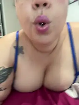 Snapshot of Rheetnena1 chatting on 02-08-26, 06:33 Rheetnena1 online show from 02-08-26, 06:33