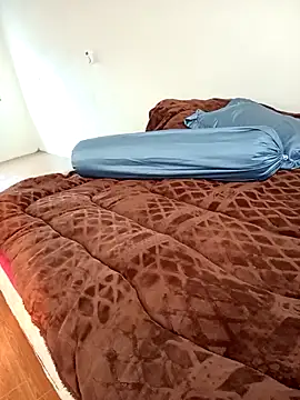 Snapshot of Cherry_Le02 chatting on 11-11-25, 02:00 Cherry Le02 online show from 11-11-25, 02:00