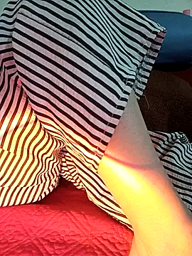 Snapshot of Cherry_Le02 chatting on 11-22-25, 02:16 Cherry Le02 online show from 11-22-25, 02:16