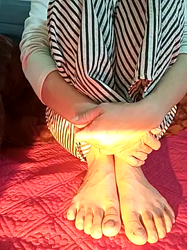 Snapshot of Cherry_Le02 chatting on 11-23-25, 03:34 Cherry Le02 online show from 11-23-25, 03:34