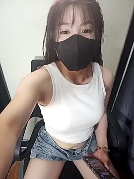 Snapshot of Cherry_Le02 chatting on 02-06-26, 06:44 Cherry Le02 online show from 02-06-26, 06:44