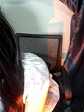 Snapshot of Cherry_Le02 chatting on 03-11-26, 07:58 Cherry Le02 online show from 03-11-26, 07:58