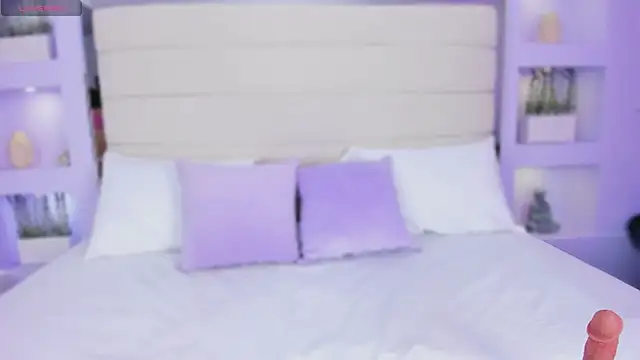 Snapshot of AmyColman_ chatting on 02-07-26, 12:20 AmyColman online show from 02-07-26, 12:20