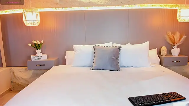 Snapshot of AmyColman_ chatting on 03-04-26, 12:11 AmyColman online show from 03-04-26, 12:11