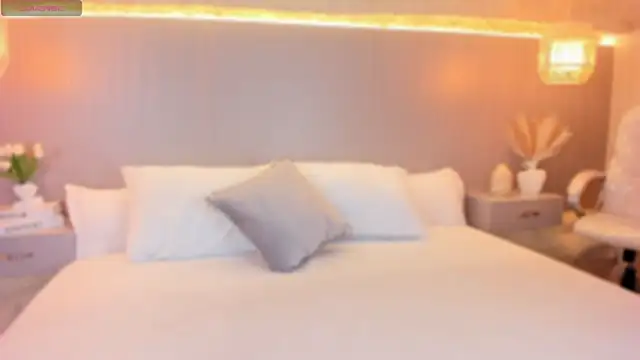 Snapshot of AmyColman_ chatting on 03-05-26, 12:01 AmyColman online show from 03-05-26, 12:01