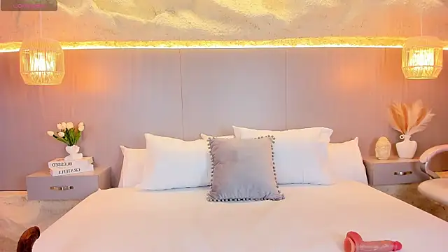 Snapshot of AmyColman_ chatting on 03-06-26, 12:12 AmyColman online show from 03-06-26, 12:12