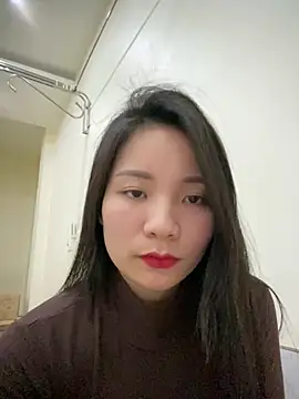 Bee Yellow00 online show from 03-05-26, 04:41