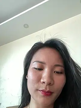 Bee Yellow00 online show from 05-23-26, 02:17