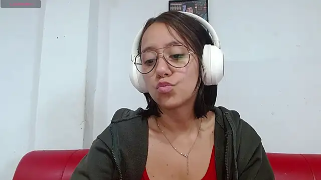 LunaaMorena online show from 05-13-26, 03:09