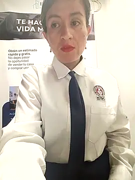Snapshot of Valentina--1 chatting on 04-20-26, 10:07 Valentina--1 online show from 04-20-26, 10:07