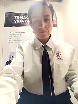 Snapshot of Valentina--1 chatting on 04-23-26, 10:36 Valentina--1 online show from 04-23-26, 10:36
