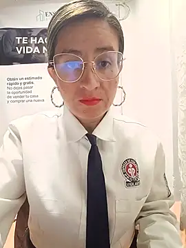 Snapshot of Valentina--1 chatting on 05-15-26, 10:22 Valentina--1 online show from 05-15-26, 10:22