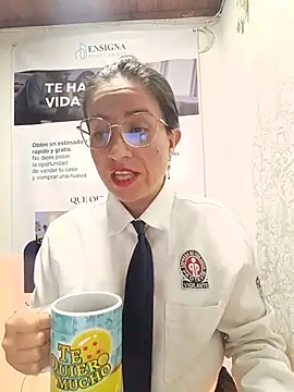 Snapshot of Valentina--1 chatting on 05-20-26, 10:10 Valentina--1 online show from 05-20-26, 10:10