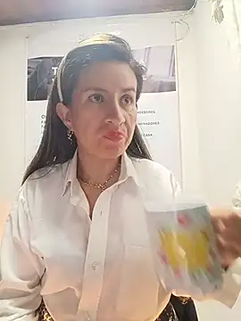 Snapshot of Valentina--1 chatting on 05-23-26, 10:19 Valentina--1 online show from 05-23-26, 10:19