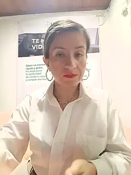 Snapshot of Valentina--1 chatting on 05-27-26, 10:01 Valentina--1 online show from 05-27-26, 10:01