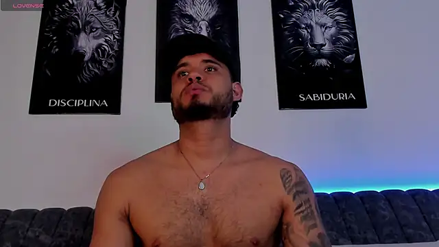 AUSTINN TORRES online show from 05-28-26, 04:21