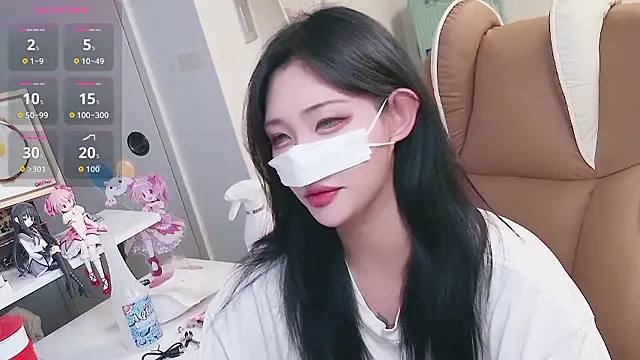 Milk Sola online show from 06-25-26, 01:15