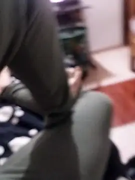 Snapshot of Andres__00 chatting on 03-23-26, 02:04 Andres 00 online show from 03-23-26, 02:04