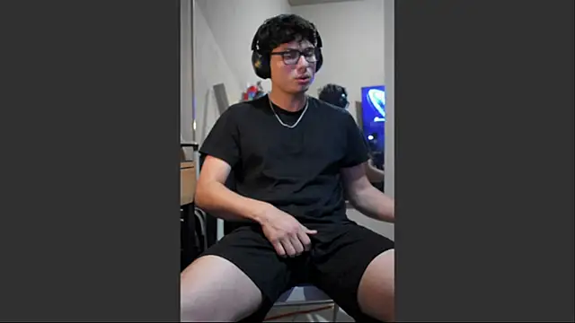 Ais B10 online show from 11-14-25, 03:38