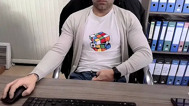 Snapshot of Evasionee chatting on 02-09-26, 07:23 Evasionee online show from 02-09-26, 07:23