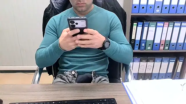 Snapshot of Evasionee chatting on 02-19-26, 08:10 Evasionee online show from 02-19-26, 08:10