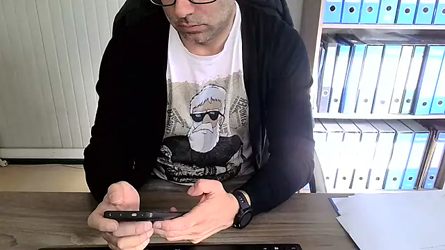 Snapshot of Evasionee chatting on 02-24-26, 08:34 Evasionee online show from 02-24-26, 08:34