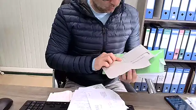 Snapshot of Evasionee chatting on 03-11-26, 07:25 Evasionee online show from 03-11-26, 07:25