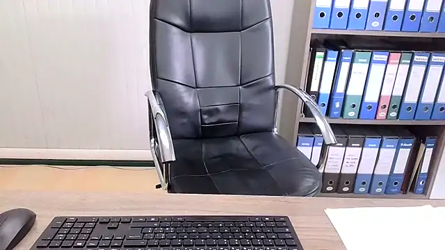 Snapshot of Evasionee chatting on 03-13-26, 08:10 Evasionee online show from 03-13-26, 08:10