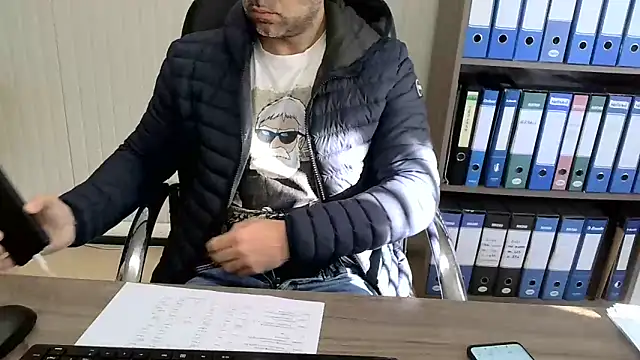 Snapshot of Evasionee chatting on 03-19-26, 07:34 Evasionee online show from 03-19-26, 07:34