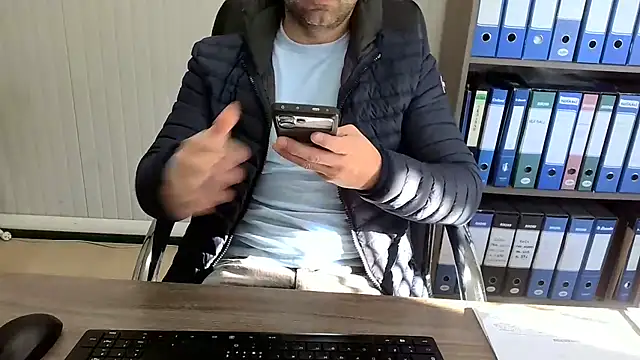 Snapshot of Evasionee chatting on 03-24-26, 07:24 Evasionee online show from 03-24-26, 07:24