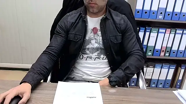 Snapshot of Evasionee chatting on 04-03-26, 06:22 Evasionee online show from 04-03-26, 06:22