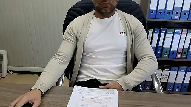 Snapshot of Evasionee chatting on 04-09-26, 06:30 Evasionee online show from 04-09-26, 06:30