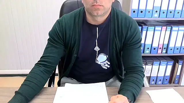 Snapshot of Evasionee chatting on 04-10-26, 07:13 Evasionee online show from 04-10-26, 07:13