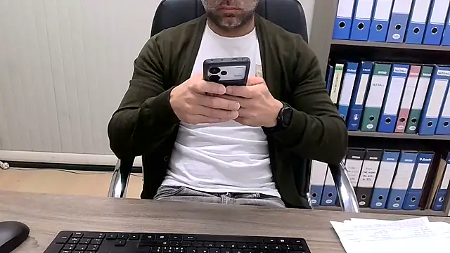 Snapshot of Evasionee chatting on 04-14-26, 06:08 Evasionee online show from 04-14-26, 06:08