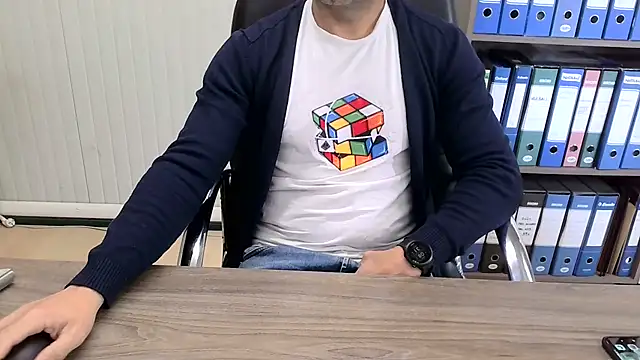 Snapshot of Evasionee chatting on 04-15-26, 06:31 Evasionee online show from 04-15-26, 06:31