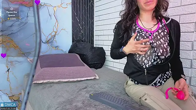 eva delight  online show from 03-27-26, 12:05