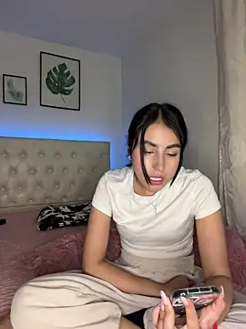 Snapshot of BIJOU_SECRET chatting on 05-20-26, 04:40 BIJOU SECRET online show from 05-20-26, 04:40