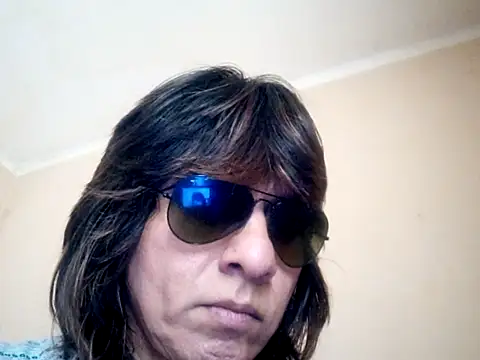 Snapshot of Robbie_78 chatting on 03-09-26, 06:12 Robbie 78 online show from 03-09-26, 06:12