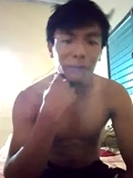Snapshot of GuzzMiranda18 chatting on 06-24-26, 03:16 GuzzMiranda18 online show from 06-24-26, 03:16