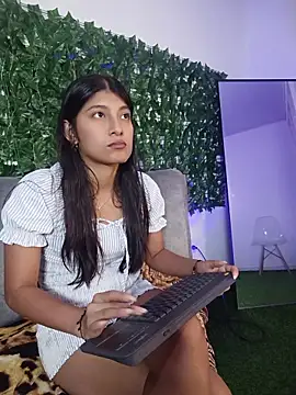 Snapshot of YeseniaRodriguez3 chatting on 06-11-26, 12:47 YeseniaRodriguez3 online show from 06-11-26, 12:47