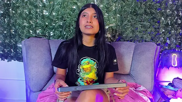 Snapshot of YeseniaRodriguez3 chatting on 06-30-26, 01:12 YeseniaRodriguez3 online show from 06-30-26, 01:12