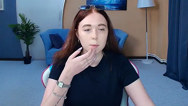 Snapshot of AddieOsler chatting on 05-19-26, 01:56 AddieOsler online show from 05-19-26, 01:56