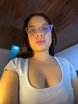 Im Saraaaa online show from 07-28-26, 09:47