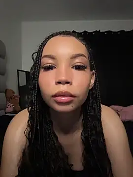 nikkiloveee online show from 06-15-26, 07:43