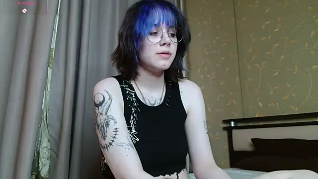 Snapshot of KellePourier chatting on 07-14-26, 11:05 KellePourier online show from 07-14-26, 11:05