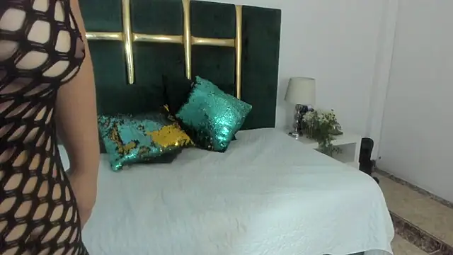 SeleniHot online show from 10-29-25, 01:35