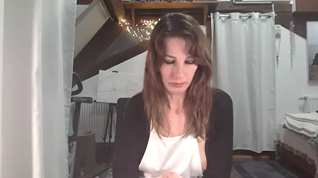 MissDyannis online show from 04-06-26, 08:10